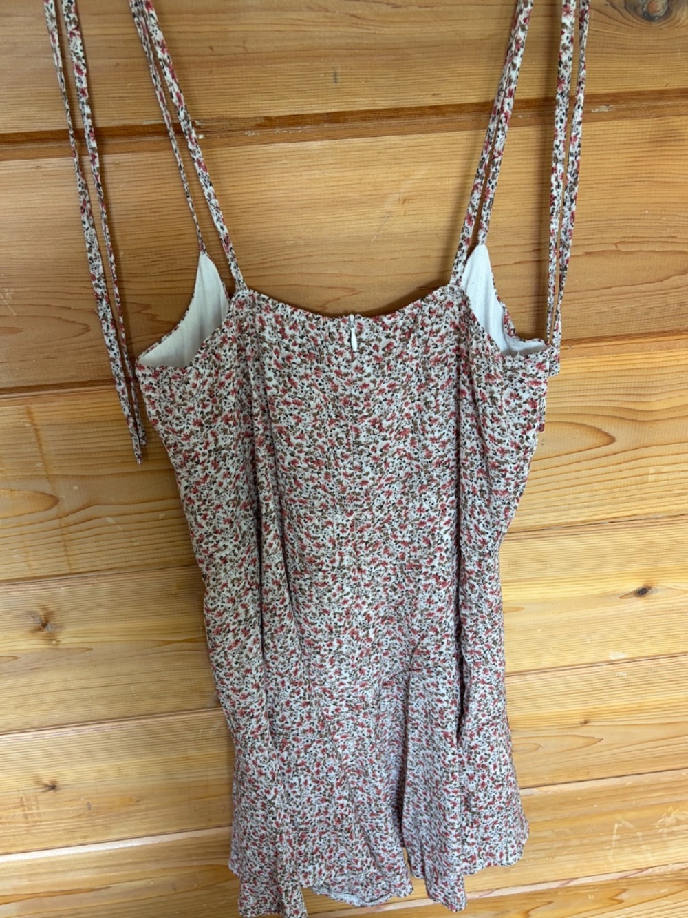 Princess Polly Floral Romper - Picture 3 of 4